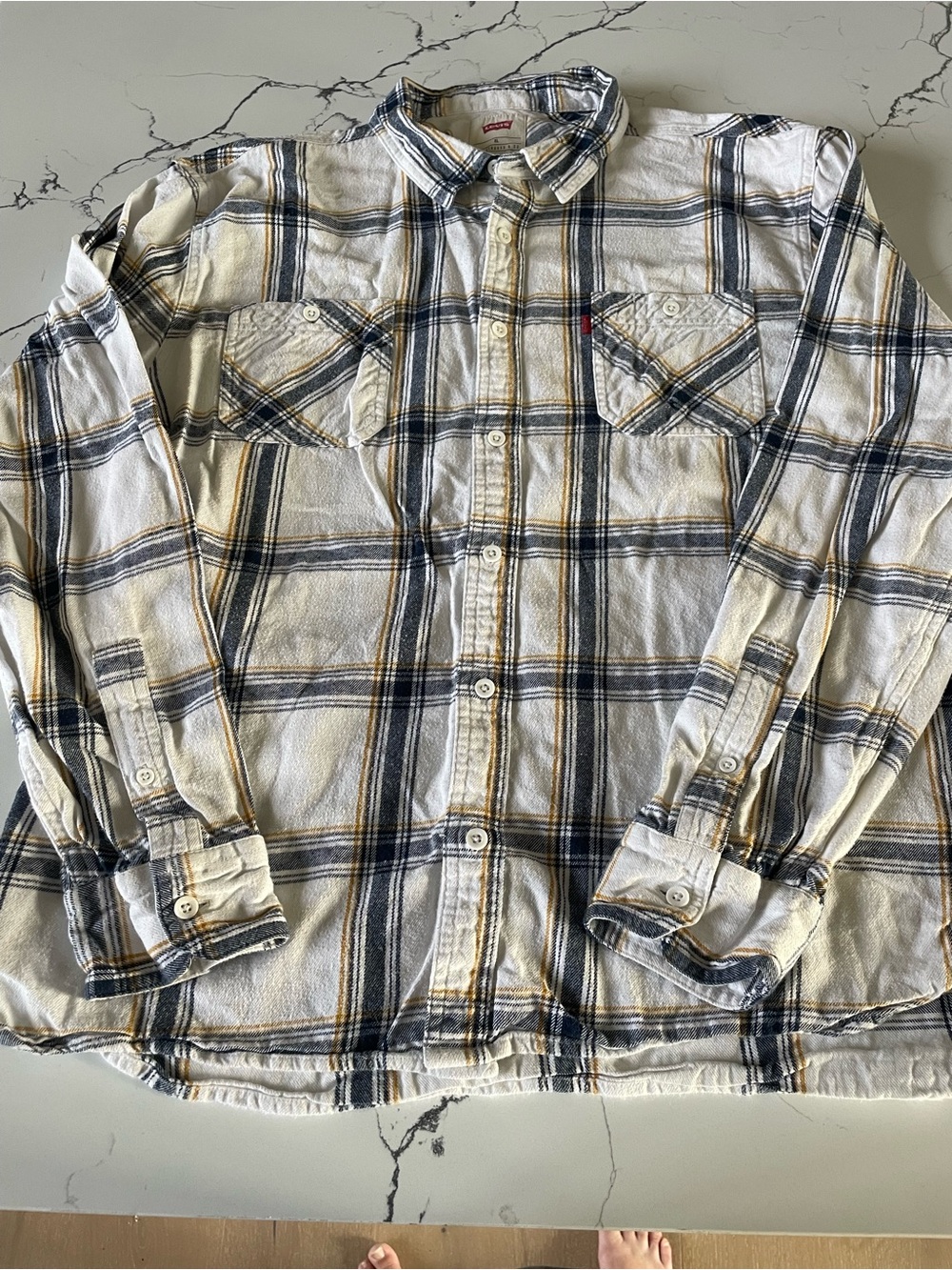 Levi's White and Navy Plaid Long-Sleeve Button-Down Shirt